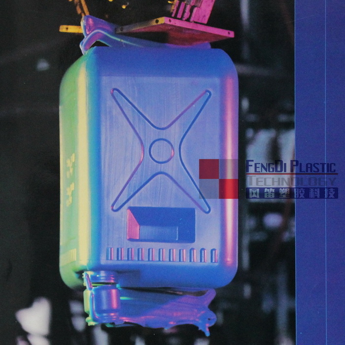 Plastic_jerry_can_blow-molding_machine_chntainer_02